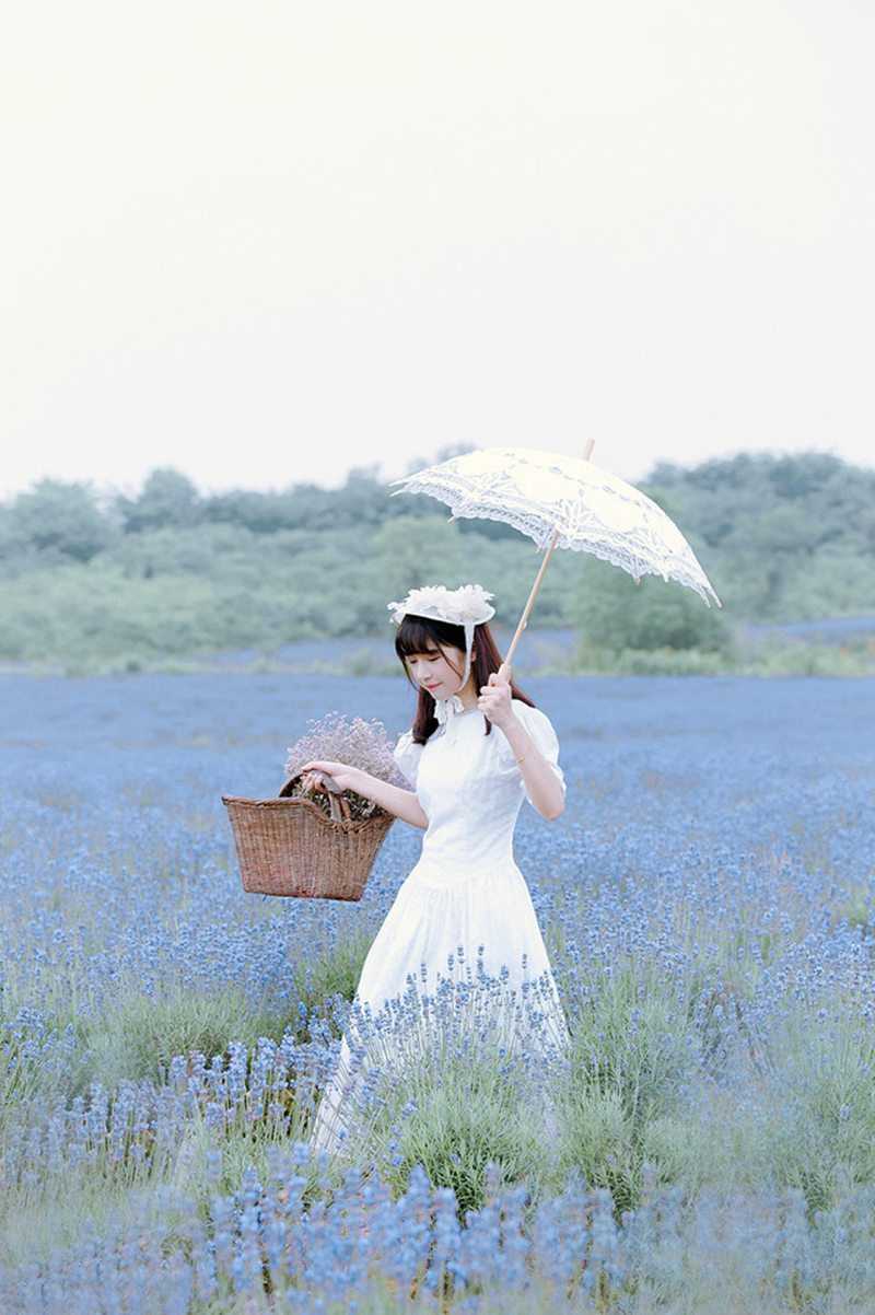 最新90后性感酥胸篮球宝贝私房诱人壁纸